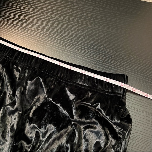 Fabletics Black Go To Crushed Velvet Wide Leg Pants Small NWT - Picture 10 of 12